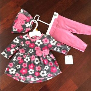 🎉SALE🎉LAST DAY 15$ Little me, new born set.